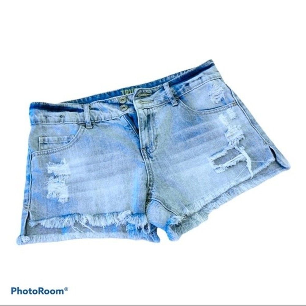 True Craft Short Distressed Denim Shorts Size 5R